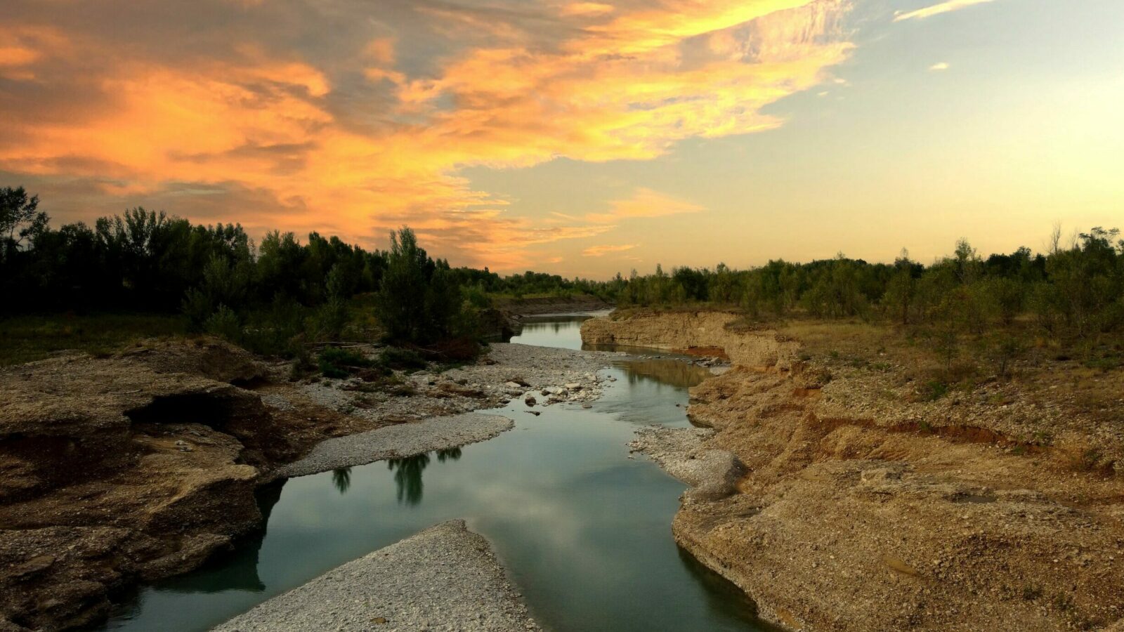 La valle ferita, un documentario sul Torrente Enza